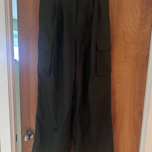 Tibi Stella Crispy Nylon Pleated Cargo Pant - Picture 5 of 8